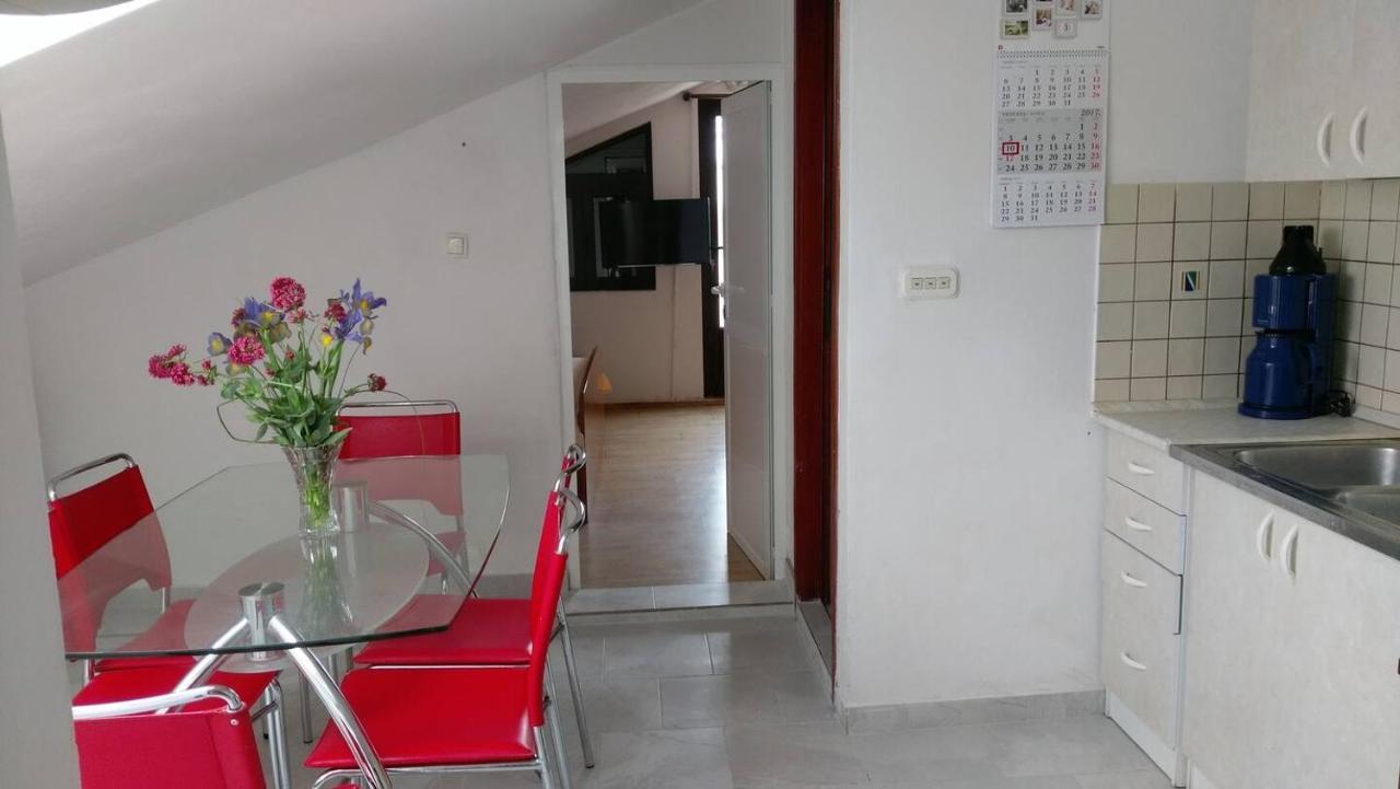 Apartments Davorka Simuni Exterior photo